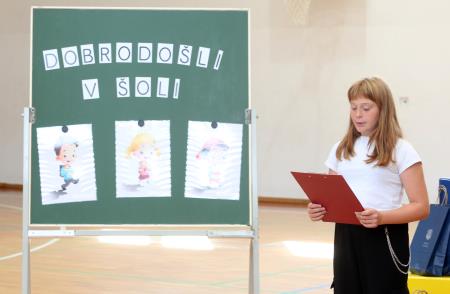 PRVI ŠOLSKI DAN SPREJEM PRVOOLČKOV GRAHOVO 02 FOTO LJUBO VUKELIČ
